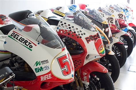 Racing Cafè: Aprilia Racing