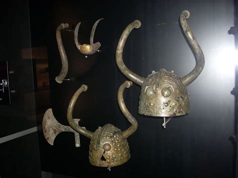 bronze age danish horned helmets. 1200 years before the vikings Vic Le ...