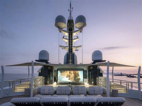 Luxury Superyacht Charter | Explore the Seas with Yomira