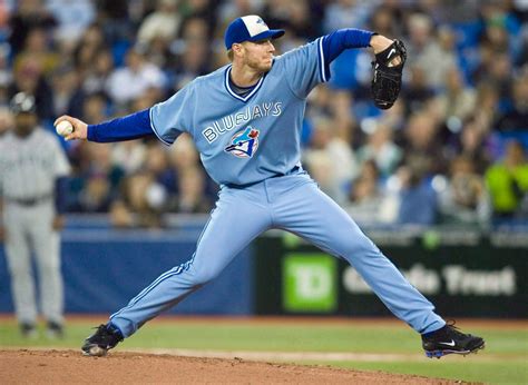 Roy Halladay, legendary Blue Jays pitcher, killed in small plane crash ...