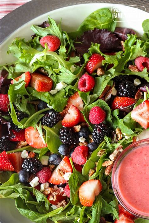 Nuts About Berries Salad: Zupas Copycat