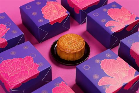 20 Gorgeous Mooncake Packaging Designs | Dieline - Design, Branding ...