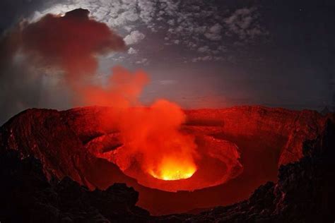 Epic Eruption of Mount Nyiragongo, Democratic Republic of the Congo ...