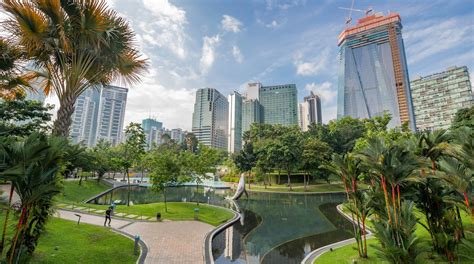 KLCC Park in Kuala Lumpur City Centre | Expedia