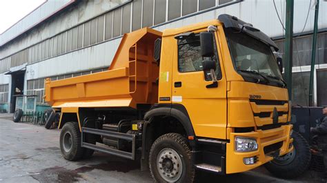 HOWO 4x2 266 / 290hp 6 Wheeler Heavy Duty Mining Dump Truck U - Cargo Body