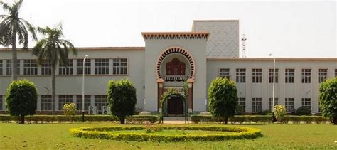 Aligarh Muslim University (AMU): Admission 2023 (Ongoing), Courses ...