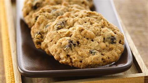 Oatmeal-Raisin Cookies (White Whole Wheat Flour) recipe from Betty Crocker