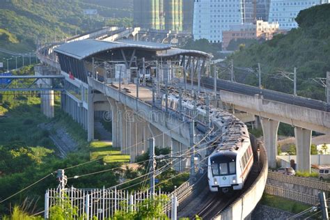 Shenzhen Metro Train Editorial Photo - Image: 32964511