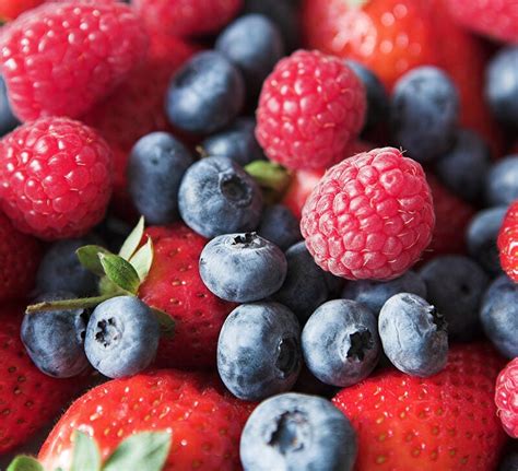 The 8 Healthiest Berries You Can Eat