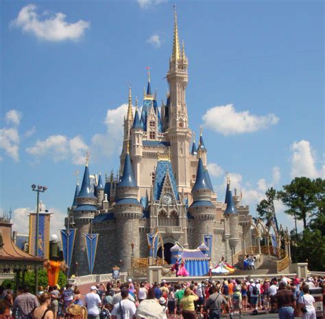 File:Cinderella castle 2008.JPG