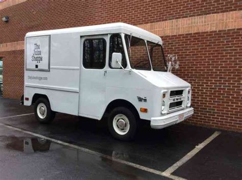 GMC P10 STEP VAN (1980) : Van / Box Trucks