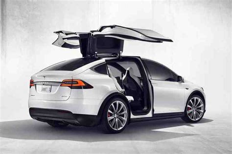 Tesla Model X vs Model S: What's the Difference? - Autotrader