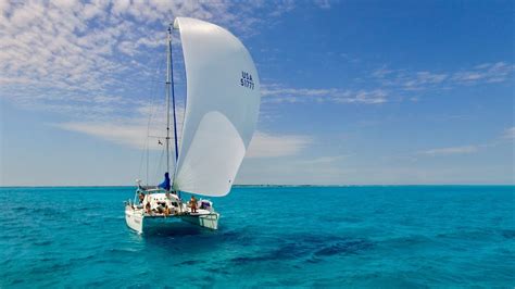 SAILING A CATAMARAN - Sailboats Show