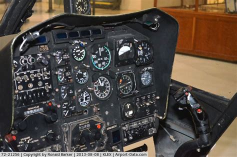 72-21256, 1972 Bell OH-58A Kiowa C/N 41922, Cockpit instrument panel ...