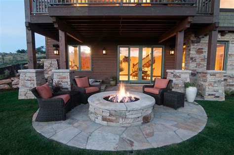 Best Outdoor Fire Pit Ideas to Have the Ultimate Backyard getaway!