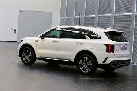 New 2020 Kia Sorento hybrid: prices, specifications and on-sale date ...