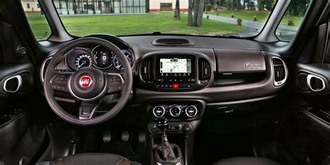 Fiat 500L Interior & Infotainment | Carwow