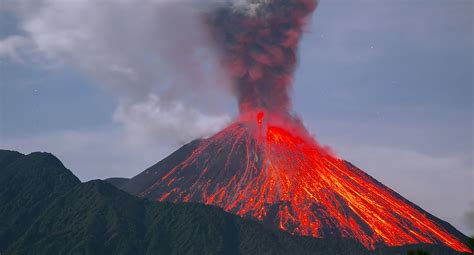 What Happens When a Volcano Erupts?