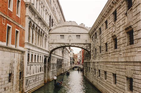 A Guide to the Most Famous Bridges in Venice, Italy