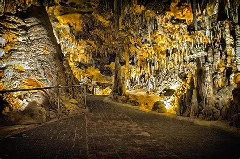 13 Tips for Gorgeous Cave Photography