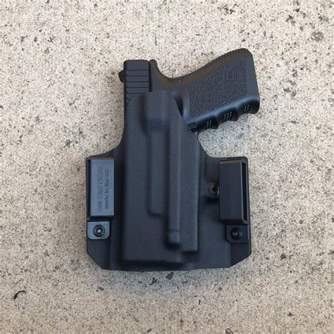 LIGHT BEARING GLOCK 19 KYDEX OWB HOLSTER FOR OLIGHT PL mini – GM Tactical