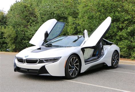 BMW i8 Price in India, Review, Pics, Specs & Mileage | MotorPlace