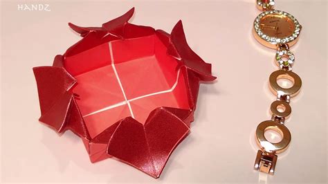 Origami heart box - DIY Valentine gift box with hearts. DIY paper heart ...