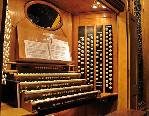 Royal Albert Hall, organ consoll II. Photo: Manualman, 201… | Flickr