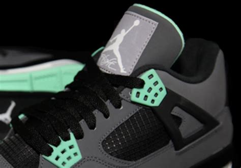 "Green Glow" Air Jordan IV - SneakerNews.com