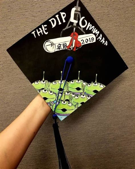 30+ Creative Graduation Caps Worn by Crafty Grads | Creative graduation ...