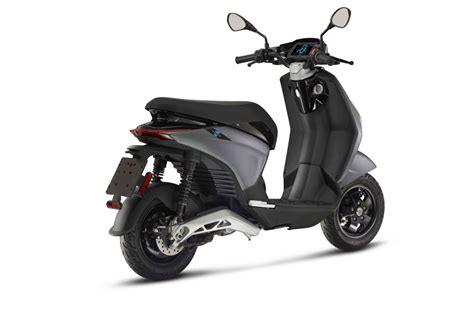 Piaggio 1 electric scooter review | Move Electric