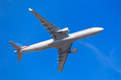 Airplane Flying Free Stock Photo - Public Domain Pictures