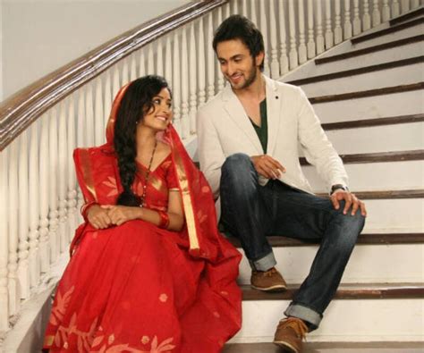 Gustakh Dil: Will Nikhil stop Lajjo from leaving him? - Bollywood News ...