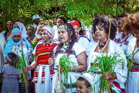 Irreecha and Oromo women’s | Oromo people, Ethiopian people, African ...