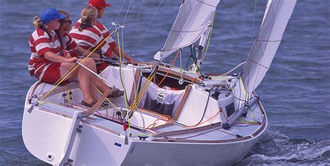 J/22 Sailboat Features