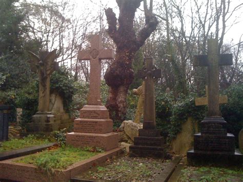 London: Highgate Cemetery...