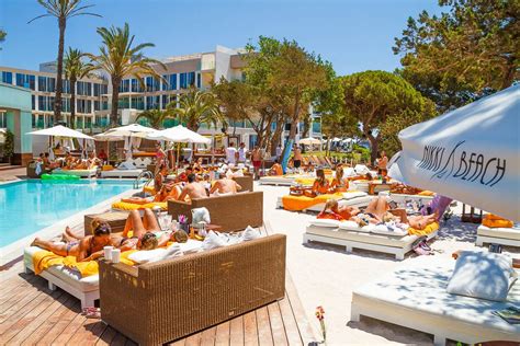 The 5 Beach Clubs of Ibiza where you will want to live - Ibiza Global TV