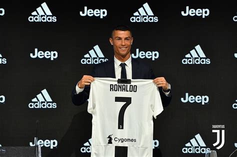 Veja a apresentação de Cristiano Ronaldo na Juventus, seu novo clube ...