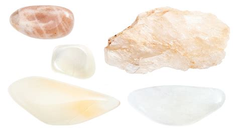 Moonstone – The Ultimate Guide – (Meaning, Description, Uses & Properties)