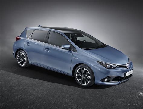 Toyota Auris Hybrid Photos and Specs. Photo: Auris Hybrid Toyota new ...