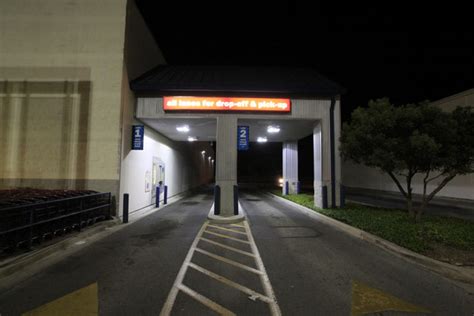 Texas LED Lighting: HEB Pharmacy Drive Thru San Antonio Texas USA Retro ...