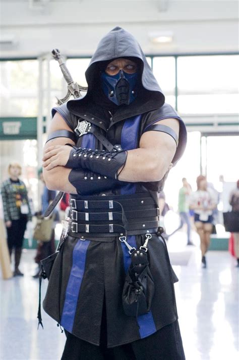 11 Mortal Kombat: Sub Zero Cosplay Costume Designs - Creative Cosplay ...