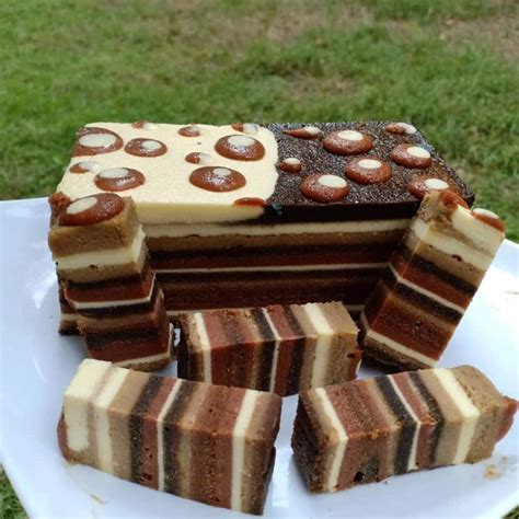 10 Malaysian Small Businesses Selling Traditional Home-Baked Kek Lapis ...