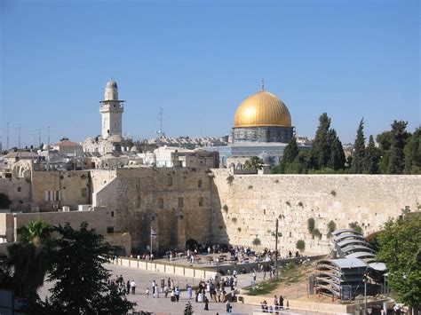 Why is the Temple Mount Sacred to the Jewish People? - The Israel Boutique