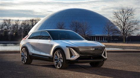 2023 Cadillac Lyriq revealed: 300-mile crossover starts brand’s move to ...