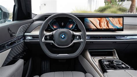 BMW 7 Series Interior Layout & Technology | Top Gear