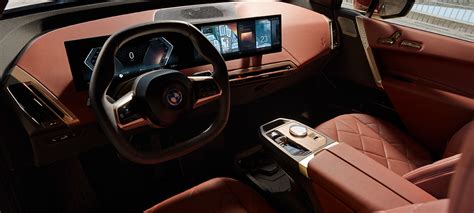 Nytænkende design møder Shy Tech i den nye BMW iX | BMW