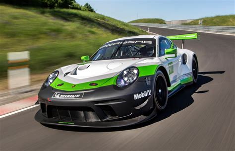 2019 Porsche 911 GT3 R race car revealed