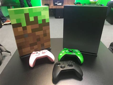 Xbox One S Minecraft Limited Edition поступила в продажу