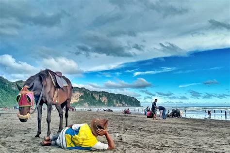 Rekomendasi 4 Pantai Terindah di Jogja, Destinasi Wisata Pesisir ...